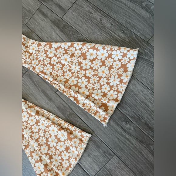 Peach Love California|Boho floral print wide leg bell bottom jeans,neutral tan • - Picture 15 of 15